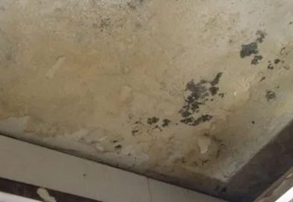 烟台阳台漏水维修公司分享下烟台卫生间渗水维修需要注意哪些问题。